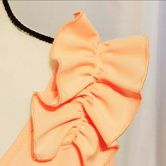 PINK New with tags ruffled Tilly tunic. Womens Size large - Picture 5 of 9